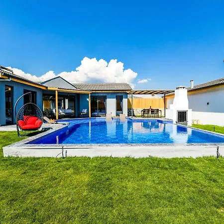 Sade 1 Secluded Large Pool *