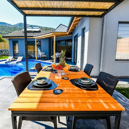 Sade 1 Secluded Large Pool Villa *